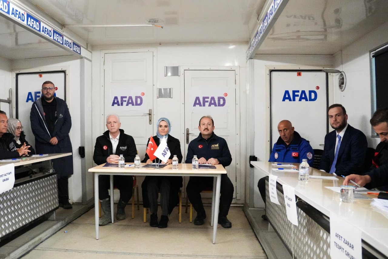 Sıfır Atık Vakfı bünyesinde Afet Kaynaklı Atık Yönetim Merkezi, çalışmalarını sürdürüyor
