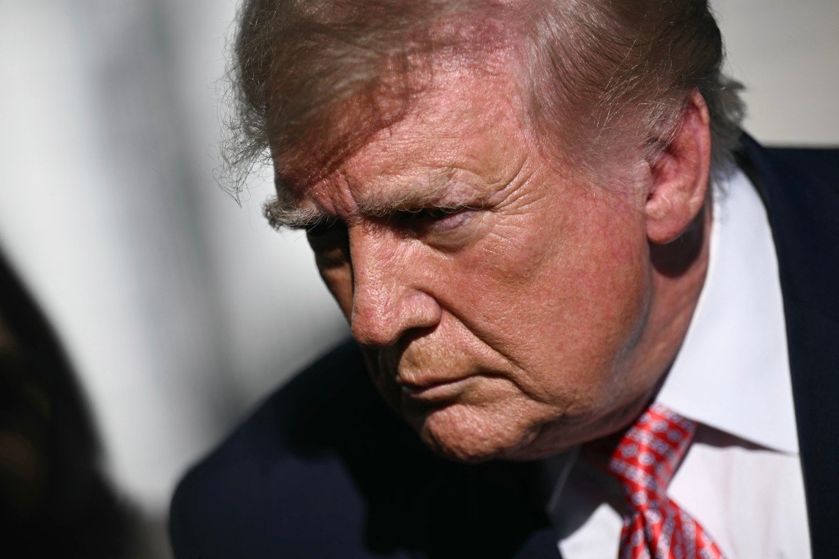 Trump’tan Zelenskiy’ye sert sözler: “Müzakereleri başkasına devretsin”