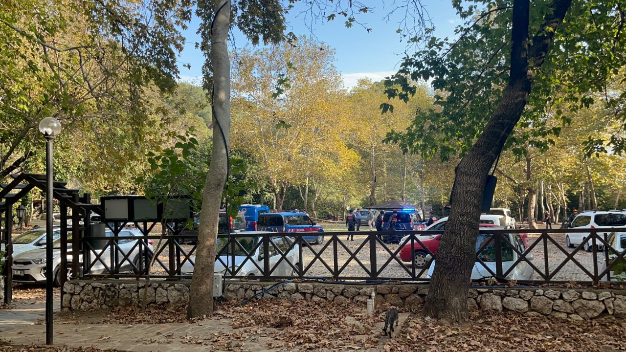 Adana'da piknik alanında dehşet: 42 yaşındaki takıntılı adam 22 yaşındaki kızı öldürdü