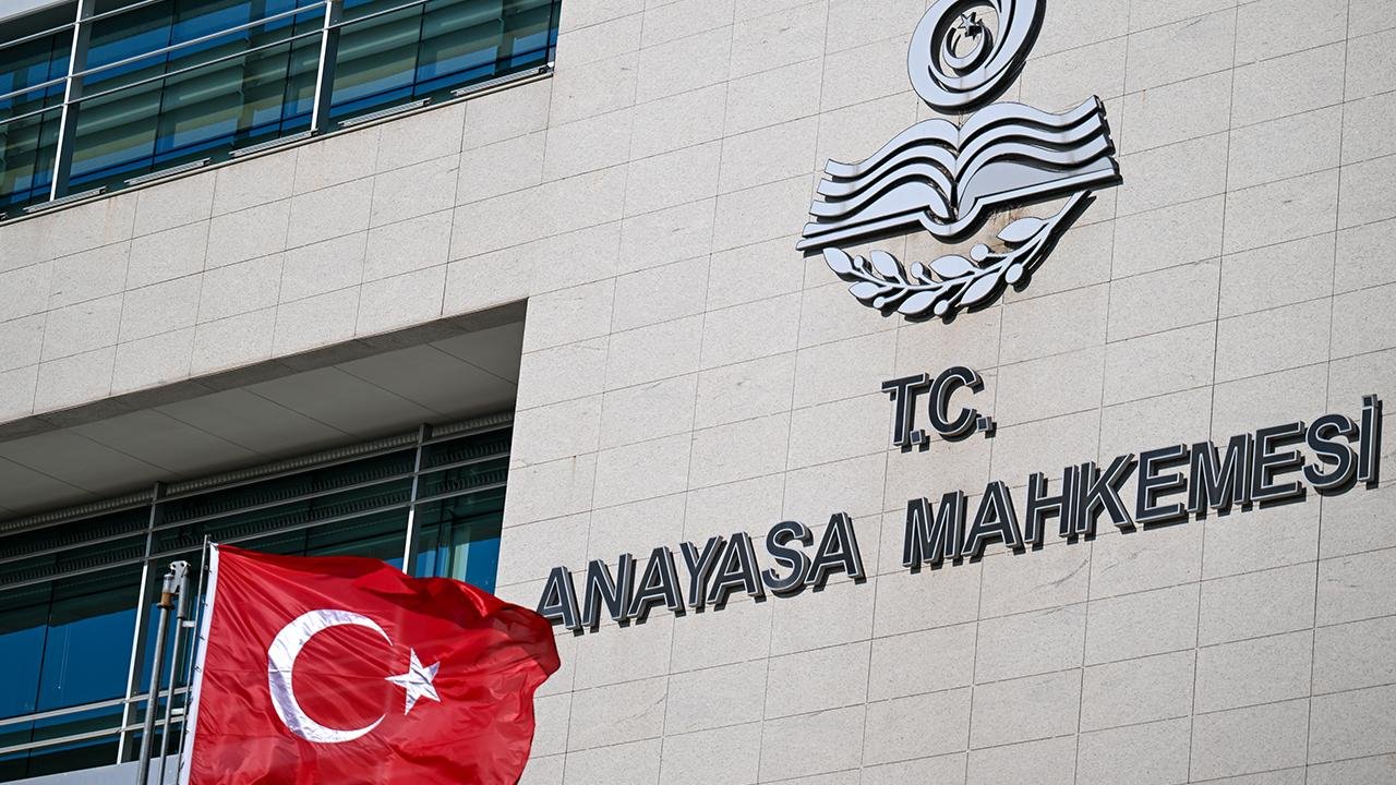 AYM'den Yeni Parti kararı! İsmi değişecek mi?