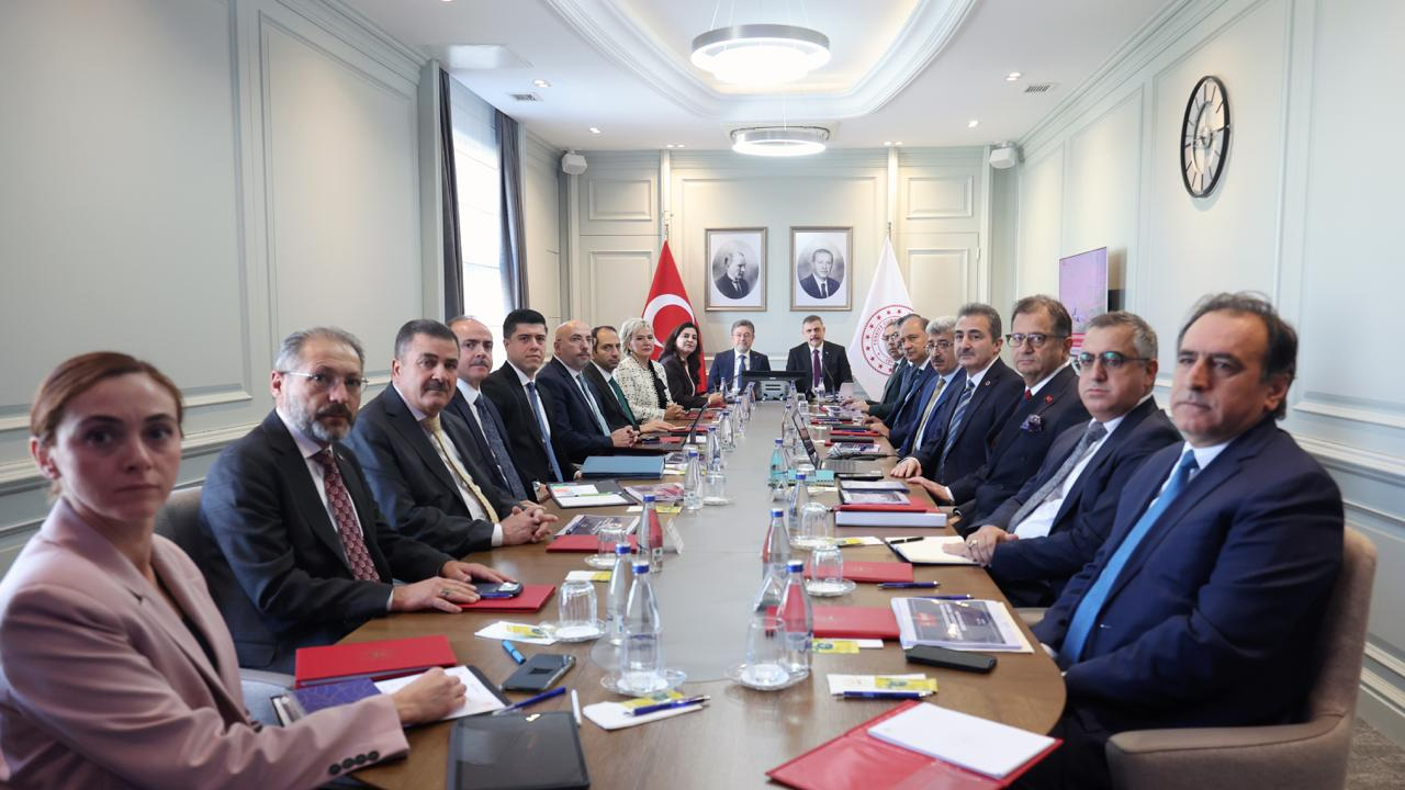 Bakan Çiftçi’den sahipsiz hayvan mesajı! Hayvanlarımızın bakımını ve refahını da gözeteceğiz