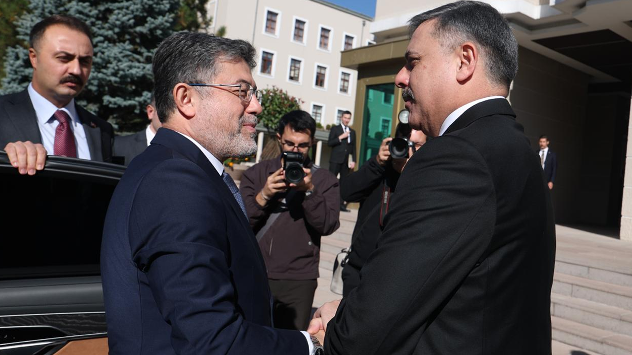Bakan Çiftçi’den sahipsiz hayvan mesajı! Hayvanlarımızın bakımını ve refahını da gözeteceğiz
