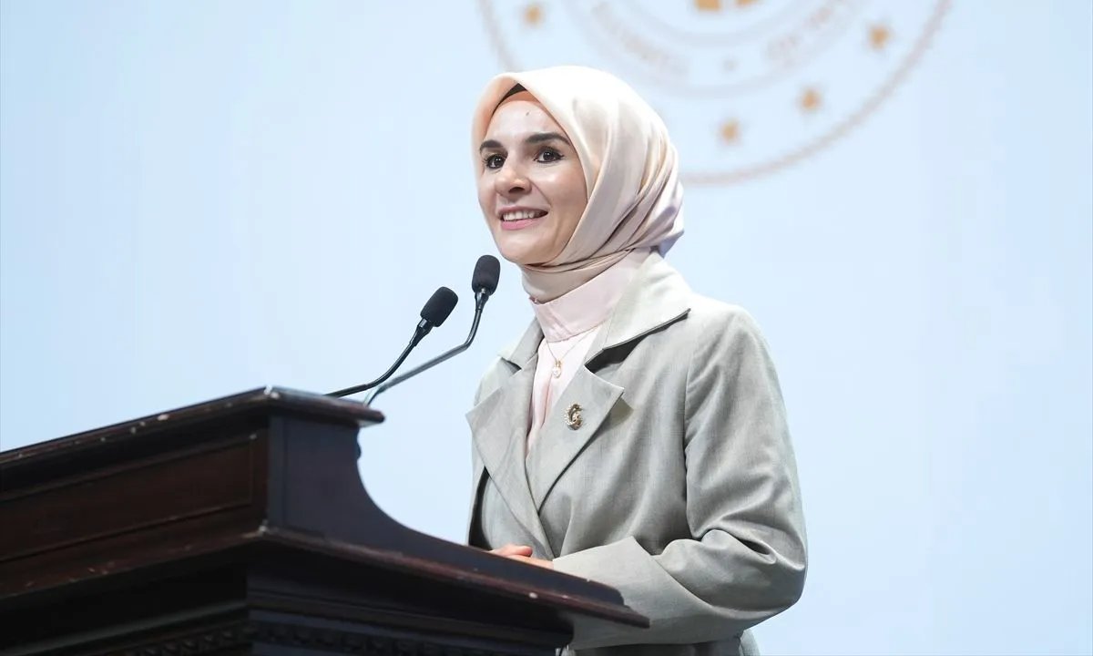 Göktaş, Türkiye'nin aileye yönelik çalışmalarını anlattı