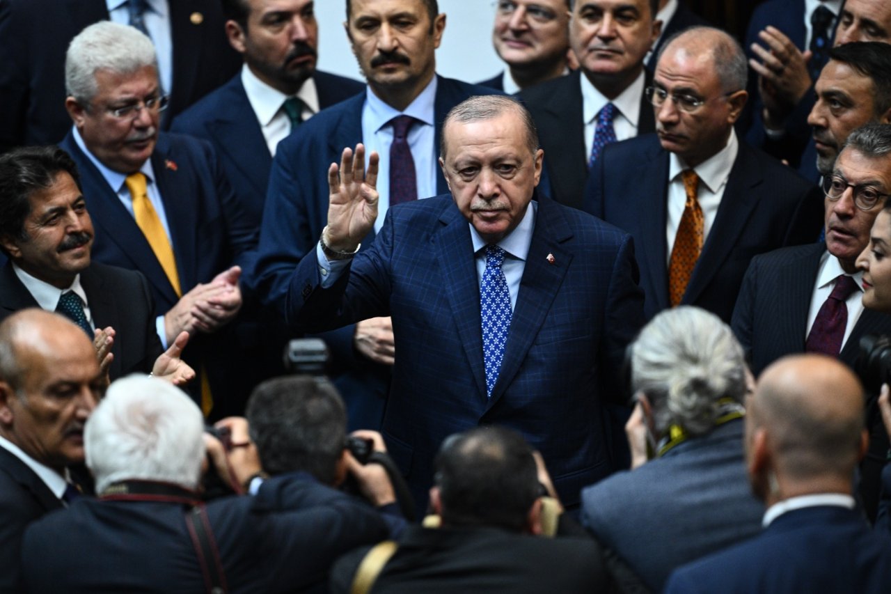 Cumhurbaşkanı Erdoğan'dan Özgür Özel'in o sözlerine sert tepki: Artık ellerinizi çekin