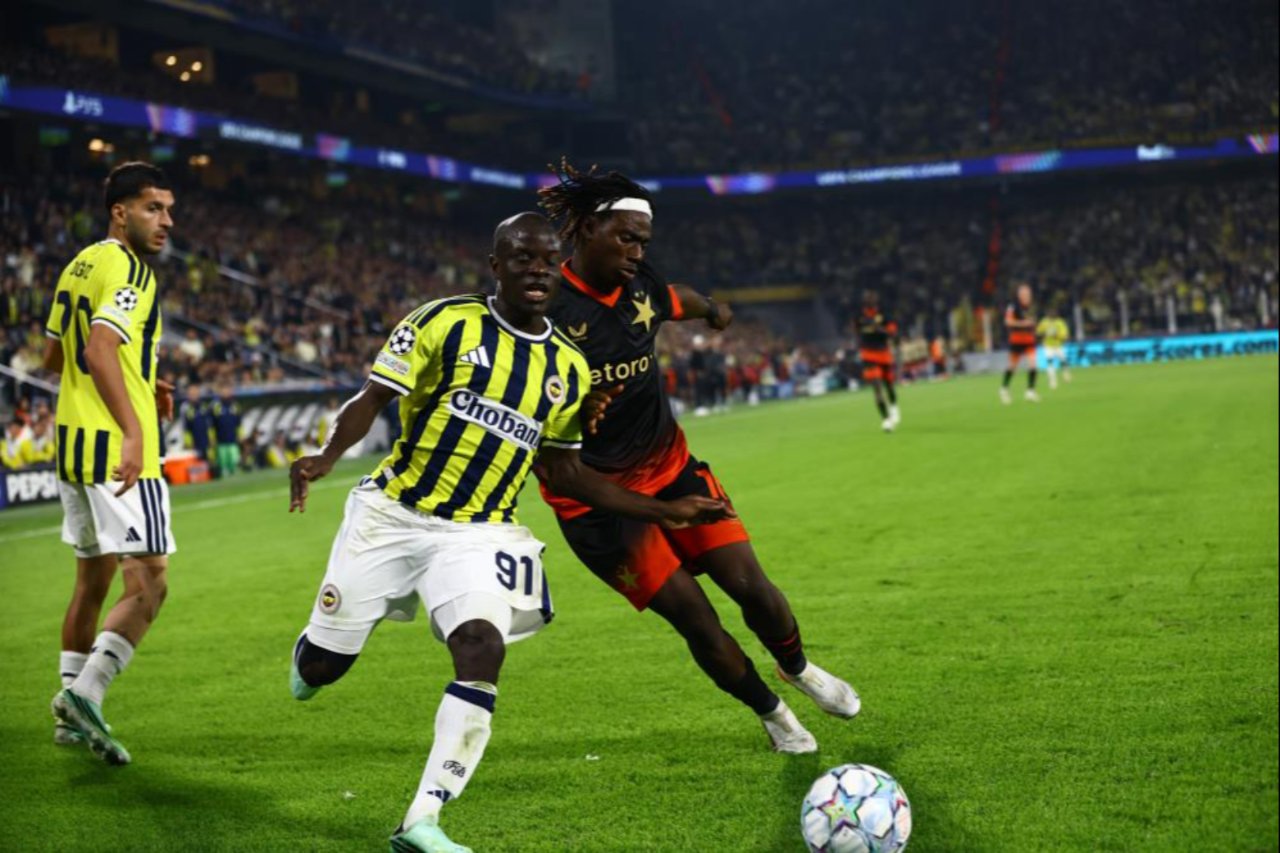 Fenerbahçe'nin son dakika şoku manşetlere çıktı: Kadıköy'de kung fu tekmesi