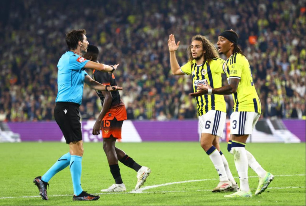 Fenerbahçe'nin son dakika şoku manşetlere çıktı: Kadıköy'de kung fu tekmesi