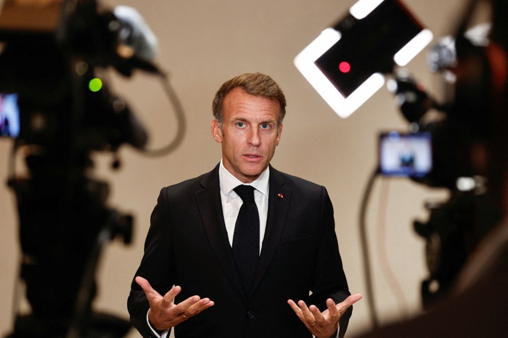 Macron'dan Trump'a ağır sözler! "Kabul edilemez ve aptalca"