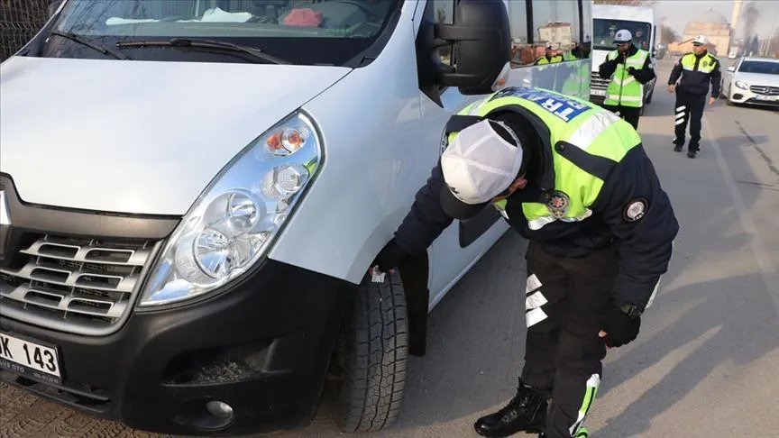 Milyonlarca araç için geri sayım! Takmayan trafiğe çıkamayacak, 6 bin TL cezası var
