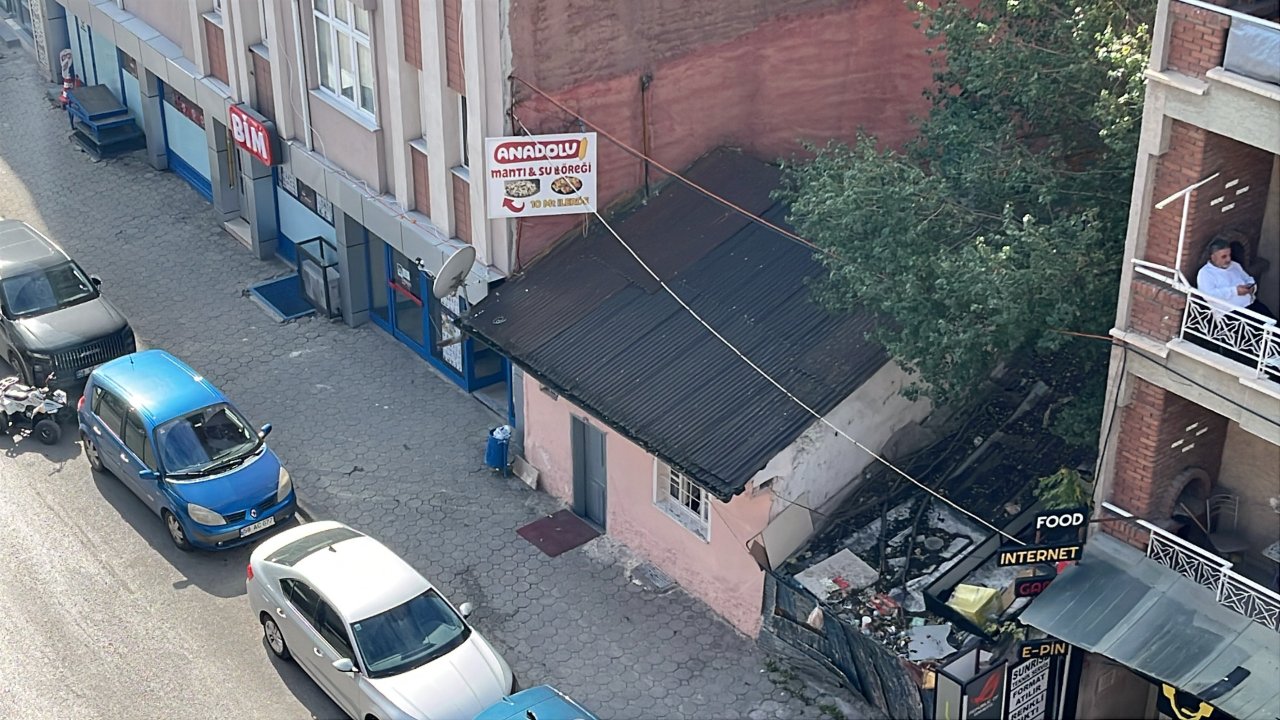 Sivas’ta müteahhitlerin peşine düştüğü ev! Her gelene ‘Hayır’ diyor: 17 yaşımda geldim şimdi 68 yaşındayım