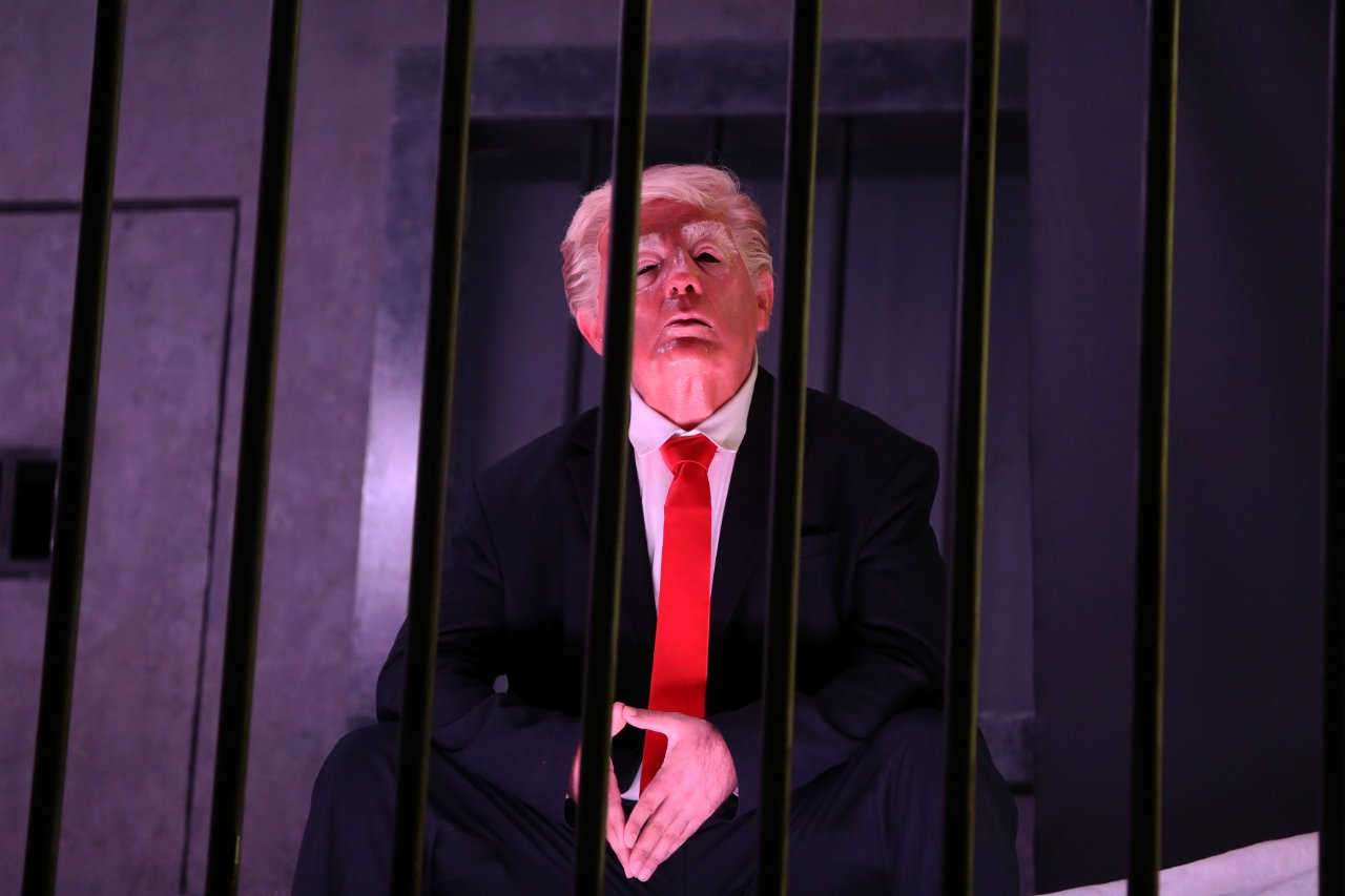 Tahran'da Trump'ı hapishaneye koydular! İşte o görüntüler