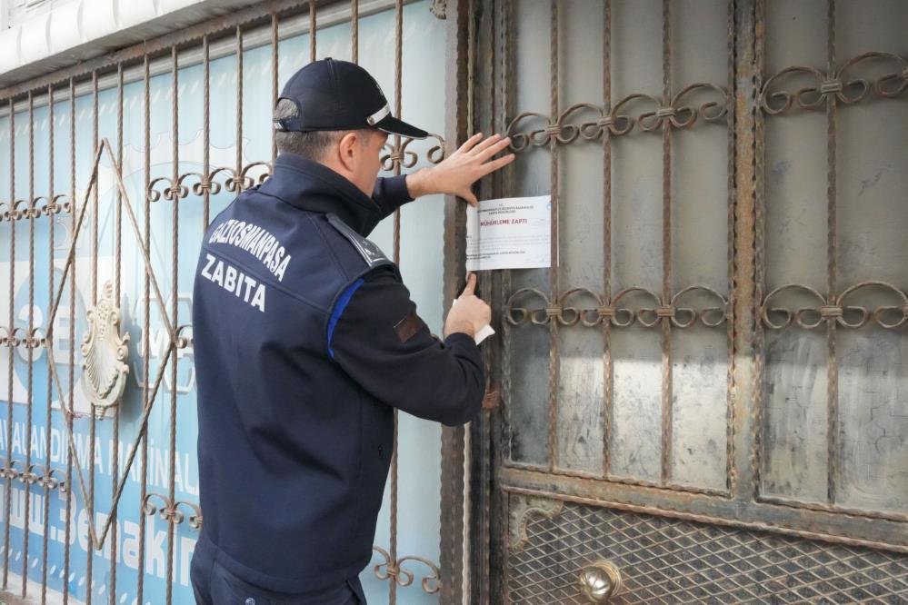 Az kalsın sofralarımıza gelecekti! İstanbul'da 15 ton bozulmuş et ele geçirildi