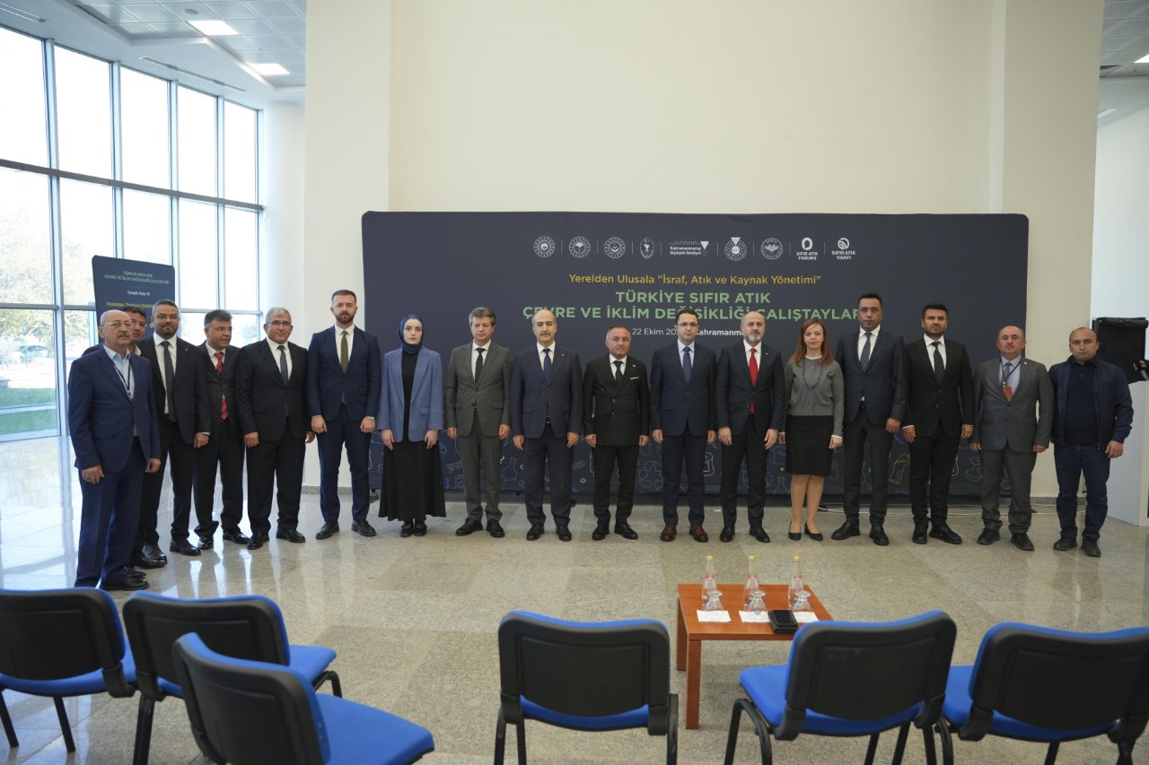 Deprem sonrası Kahramanmaraşa yeşil rota! Sıfır Atık şehirleri geziyor