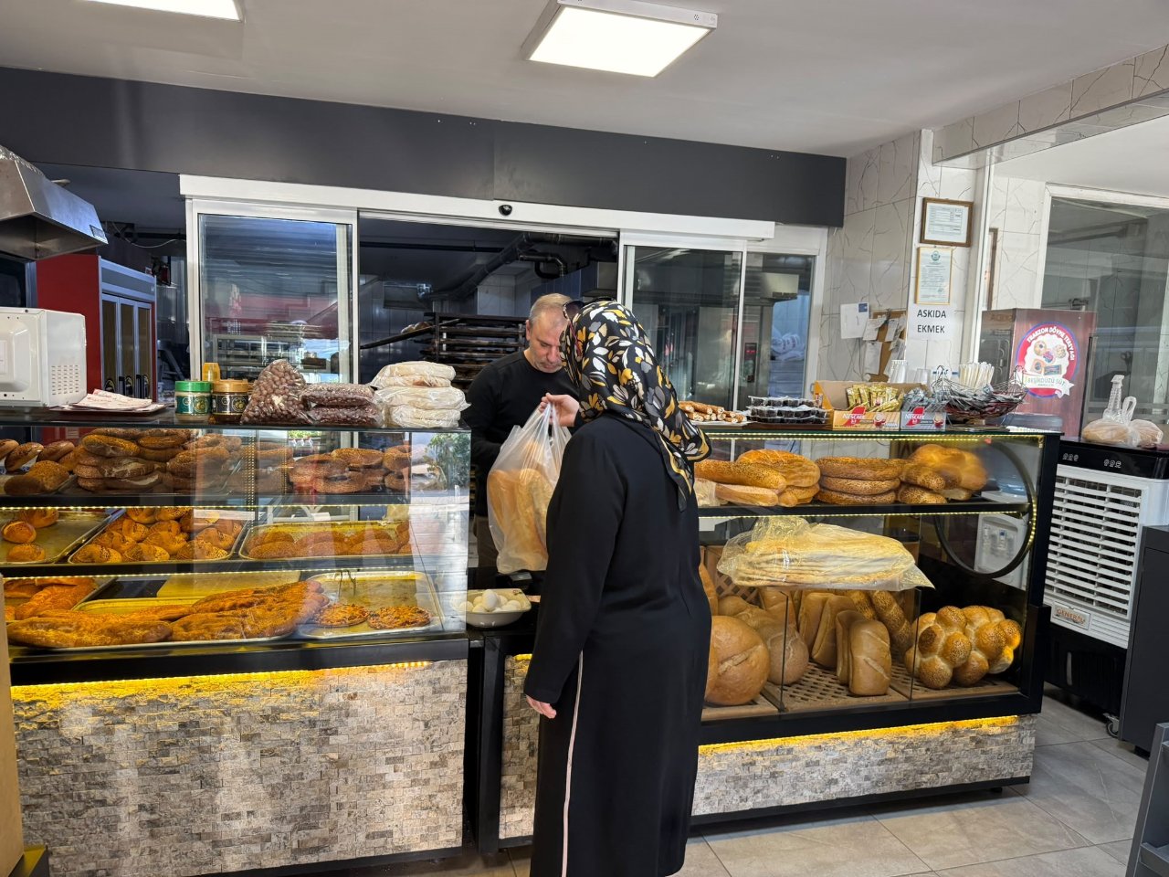 Ekmek 10 TL'ye düştü! Fırıncıların rekabeti vatandaşa yaradı