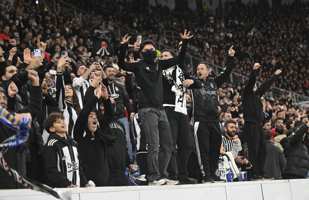 ÖZEL│ İngiliz gazetecilerden Beşiktaş’a özel analiz:  6 günde 8 gol yediler, savunmaları felaket!