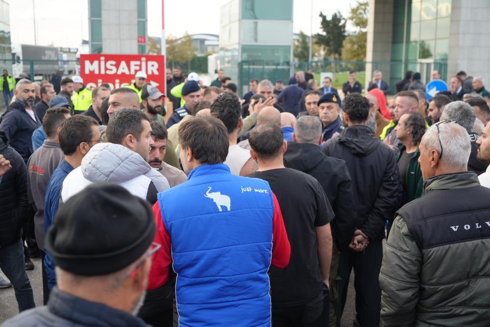 Tır şoförleri eylem başlattı! Hamzabeyli Sınır Kapısı’nda geçişler durdu