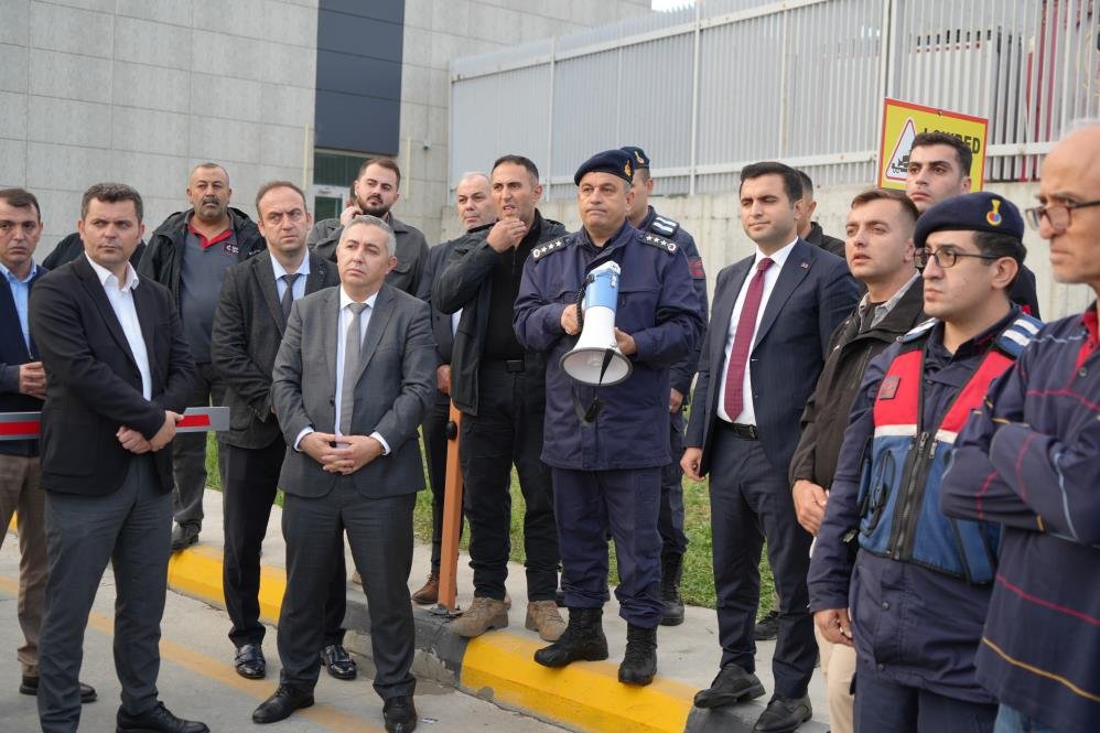 Tır şoförleri eylem başlattı! Hamzabeyli Sınır Kapısı’nda geçişler durdu