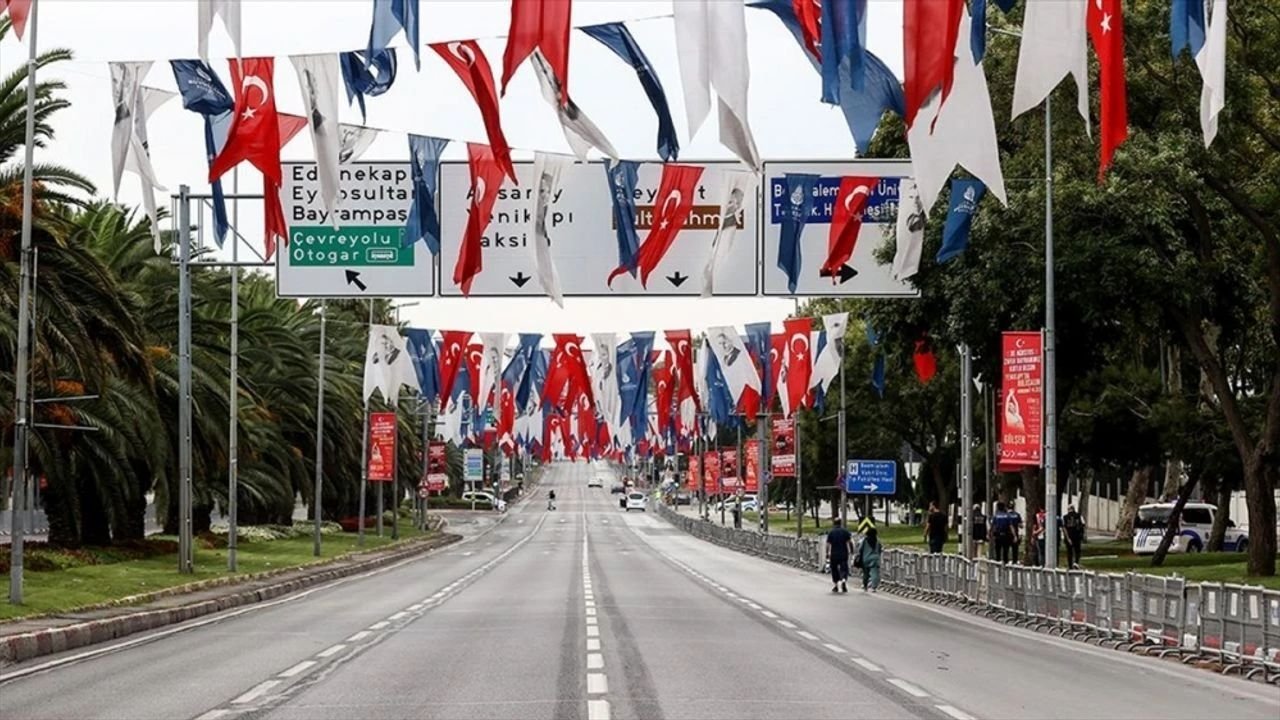 29 Ekimde hangi yollar kapalı? Cumhuriyet Bayramında trafiğe kapalı yollar ve alternatif güzergahlar
