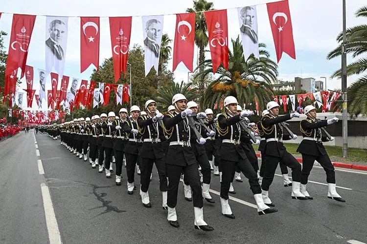 29 Ekimde hangi yollar kapalı? Cumhuriyet Bayramında trafiğe kapalı yollar ve alternatif güzergahlar