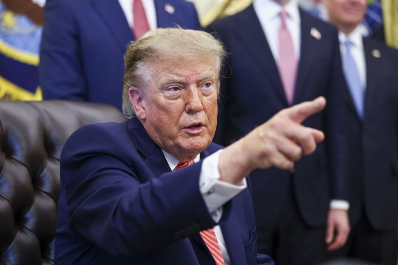 ABD'den İran’a iki farklı mesaj! Trump 'savaş' dedi, Beyaz Saray seçimleri işaret etti