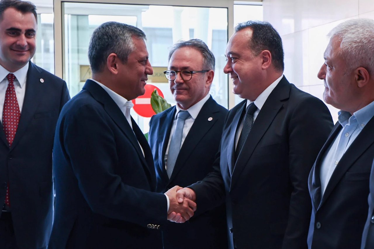 Besim Dutlulu'dan iddialara cevap! Manisa AK Parti'ye mi geçiyor?
