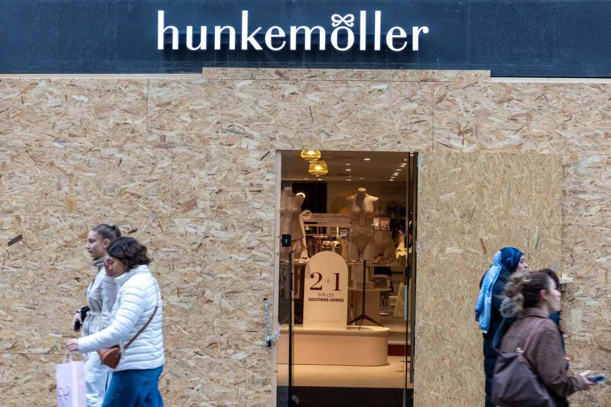 'Cumartesi' için endişeli bekleyiş! Brüksel'de esnafı yağma korkusu sardı, vitrinleri tahtaladılar