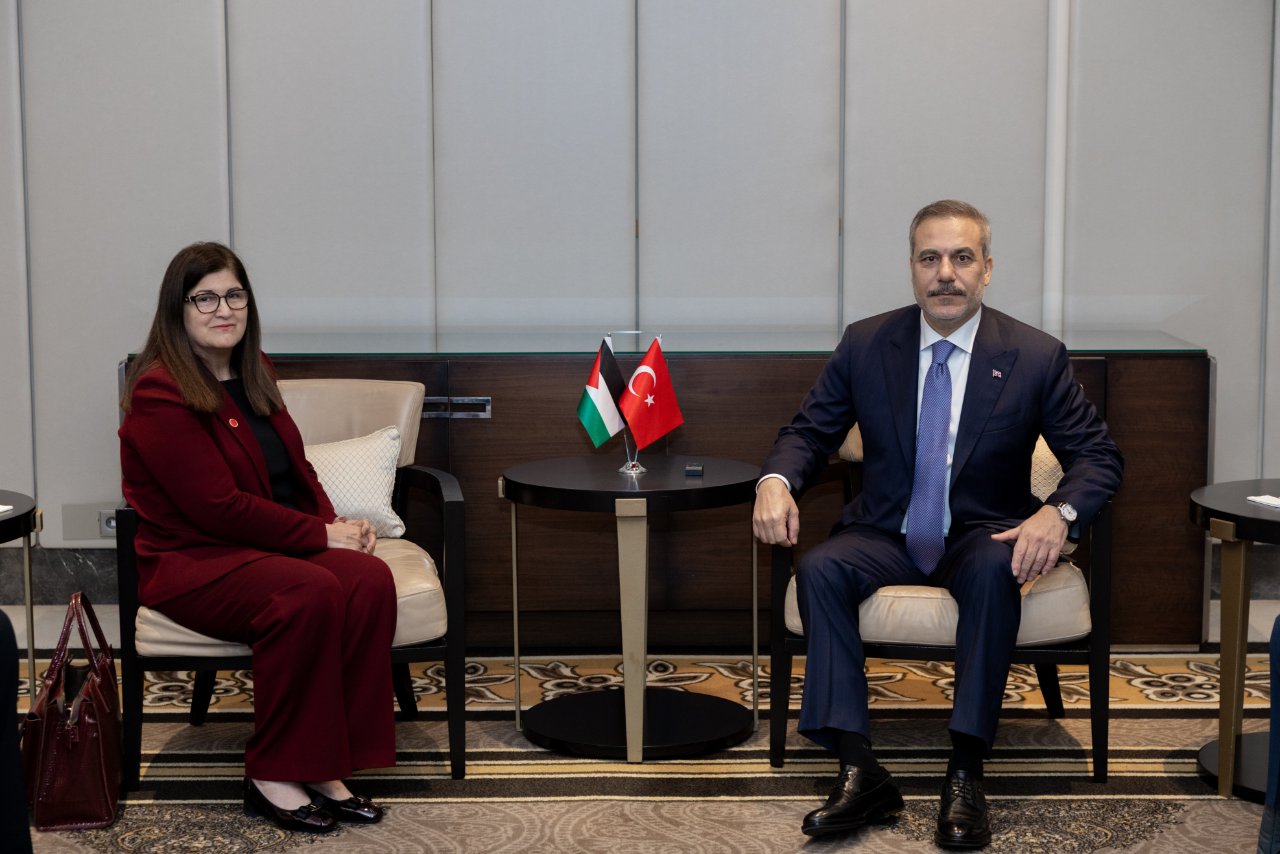 9. İstanbul Arabuluculuk Konferansı marjında temaslarını sürdüren Dışişleri Bakanı Hakan Fidan, Filistin Dışişleri Bakanı Varsen Ağabekyan Şahin ile İstanbul’da bir araya geldi.