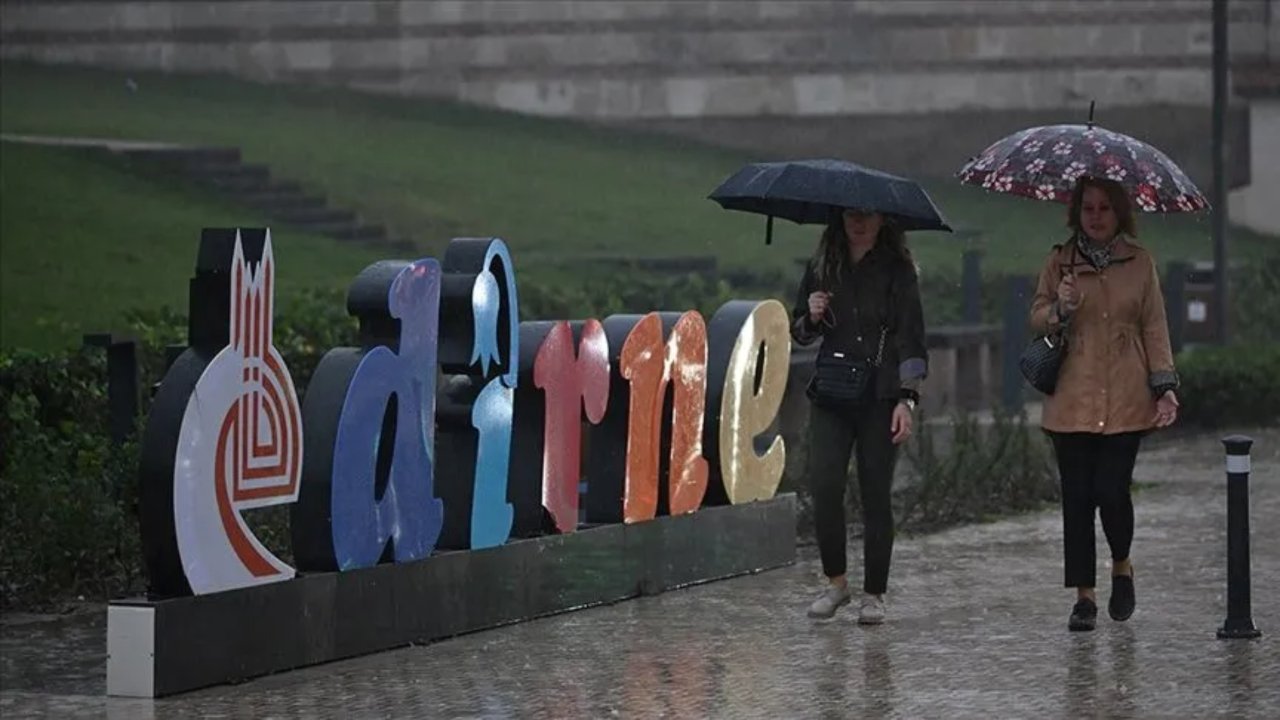 İstanbul için saat belli oldu, Trakya'dan gelecek! Hafta sonu hava nasıl olacak?