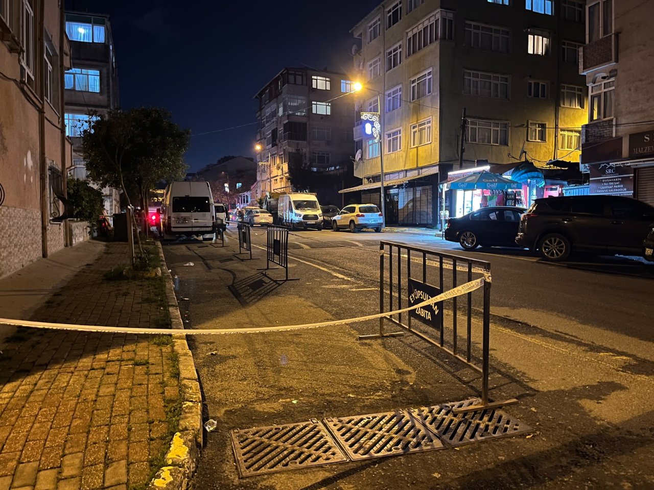 İstanbul ve Mersin'de aynı korku! Çatlayan binalar apar topar boşaltıldı