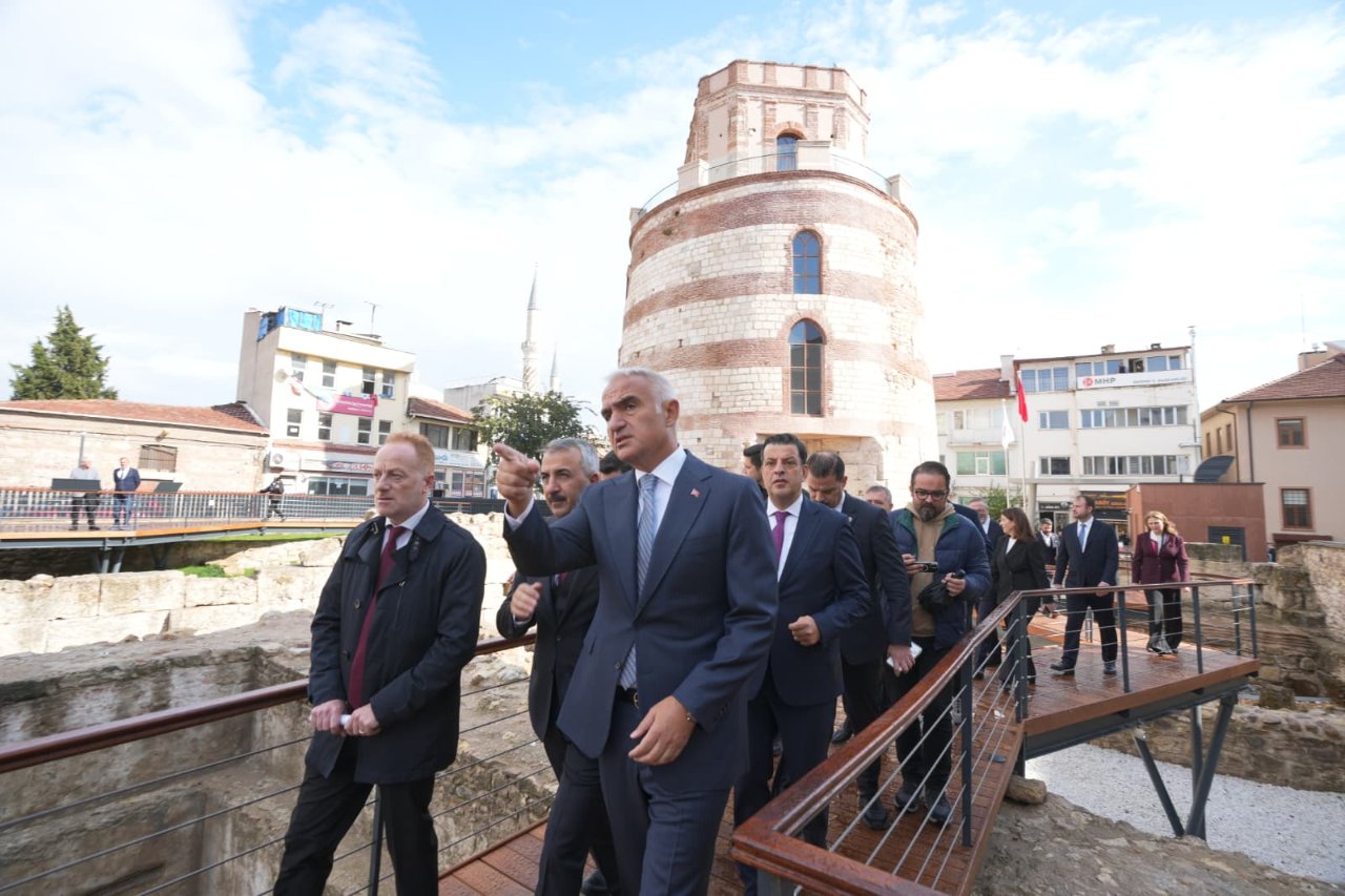 Odysseus 2200 yıllık başı burada! Makedonya Kule Müzesi şehrin yeni gözdesi