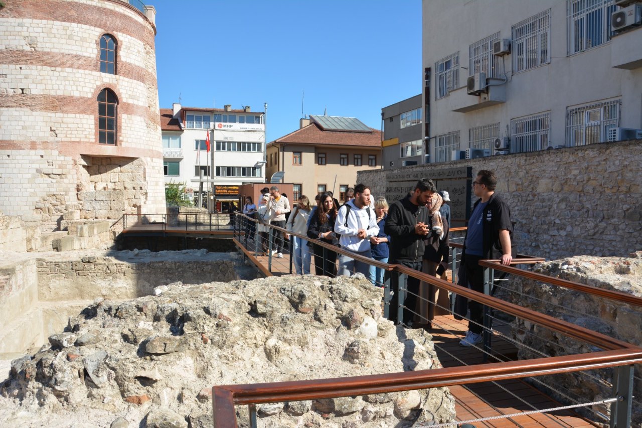 Odysseus 2200 yıllık başı burada! Makedonya Kule Müzesi şehrin yeni gözdesi