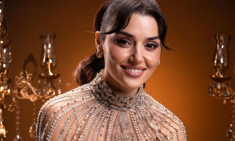 Sadece 24 saat yayında kalıyor! Hande Erçel'in Instagram reklam ücreti ağızları açık bıraktı