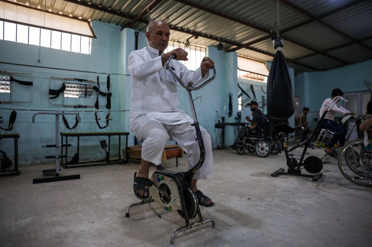 Savaşın yaralarını sporla sarıyor! Suriye'ye dönen boks şampiyonundan ilginç salon