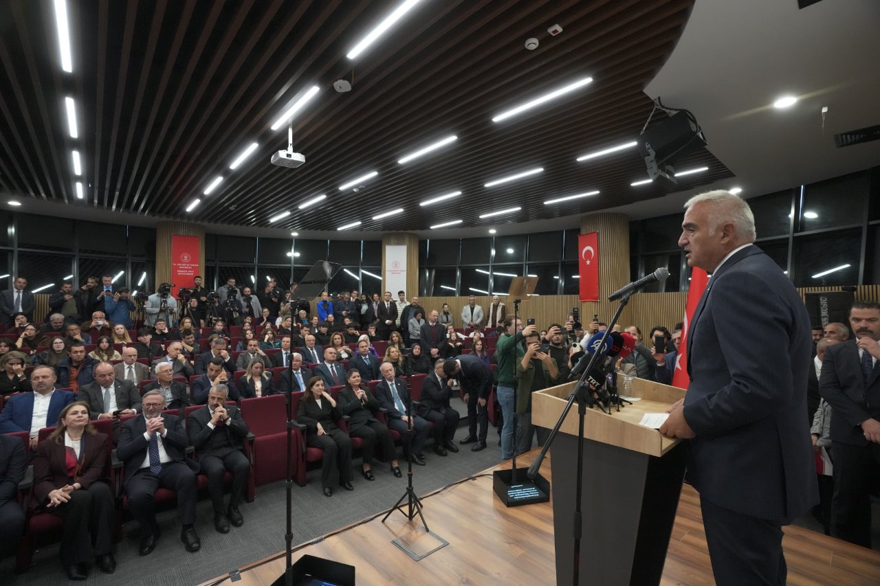 Yıktırılan tekke ayağa kalktı! Tarihi Muradiye Mevlevihânesi sonunda açıldı
