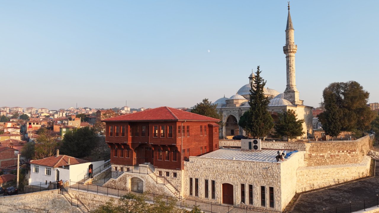 Yıktırılan tekke ayağa kalktı! Tarihi Muradiye Mevlevihânesi sonunda açıldı