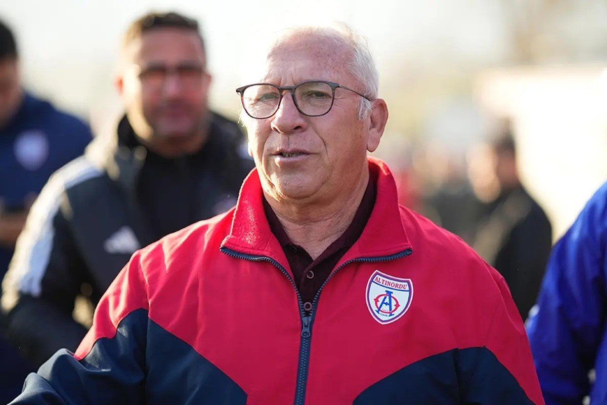 Seyit Mehmet Özkan - Son yıllarda maddi sıkıntılar yaşayan  Altınordu FK, 1 Temmuz 2026'da TFF 2'nci Lig'e katılmayacağını ve profesyonel futbol faaliyetlerini sonlandıracağını açıkladı.