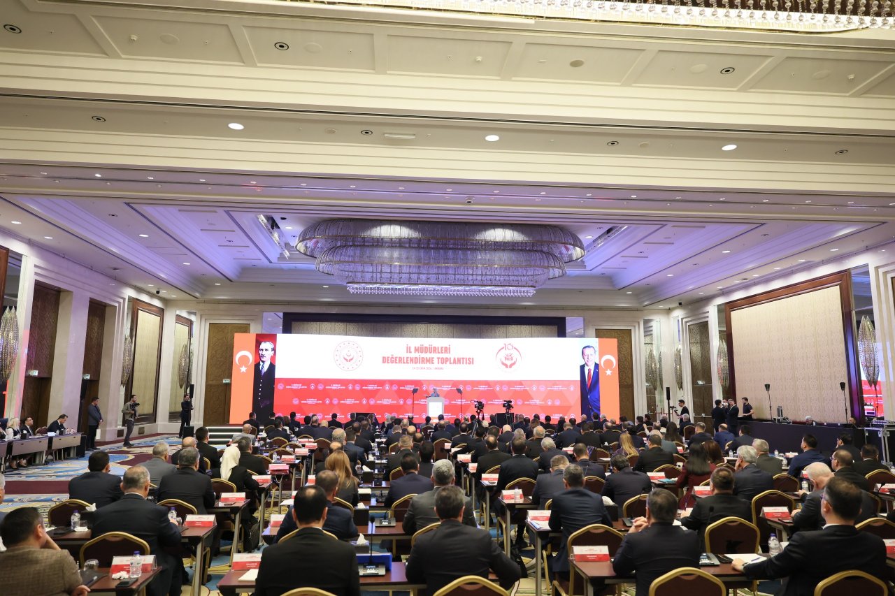 Bakan Göktaş'tan il müdürlerine sahada aktif yönetim ve habersiz denetim talimatı