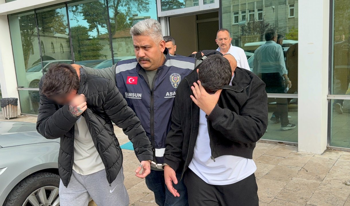 Çıplak görüntüyle şantaj! 300 bin TL kredi çektirdiler