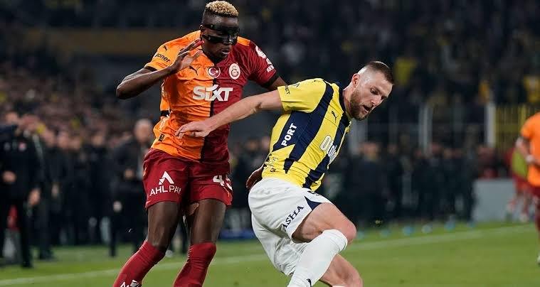 Süper Lig'de Galatasaray lider, Fenerbahçe ise 3'üncü sırada yer alıyor.