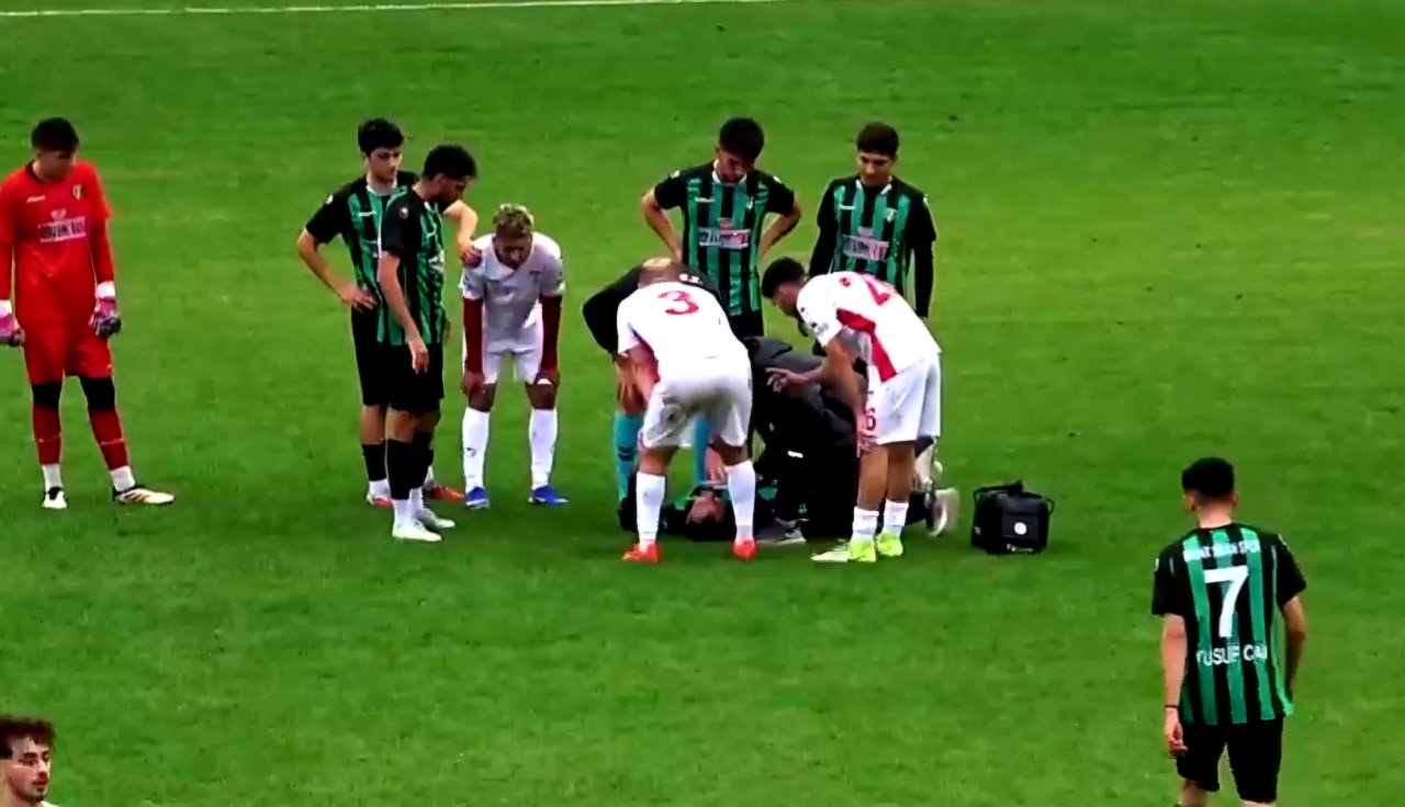 Maçın son dakikalarında sahada panik! 35 yaşındaki futbolcu kalp krizi geçirdi