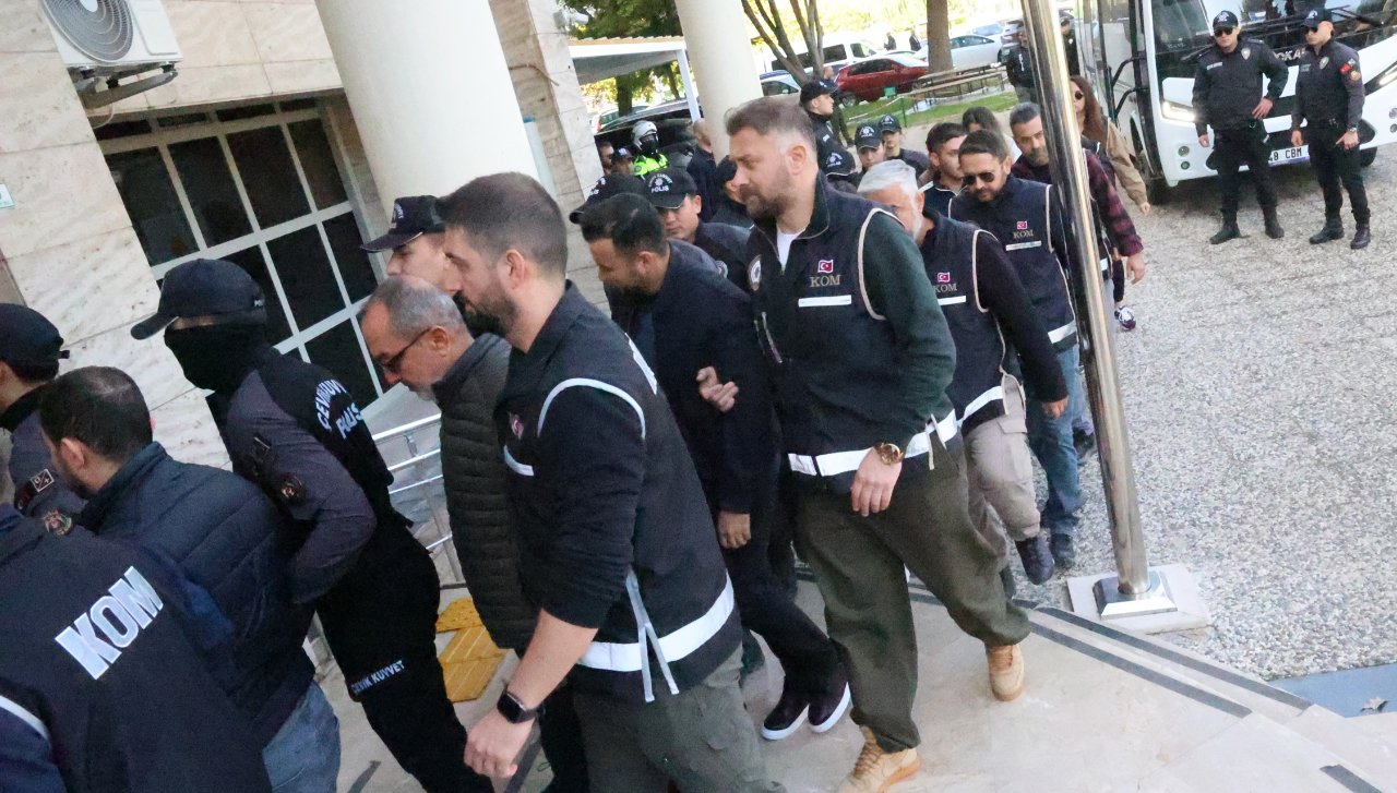 Milas Belediyesi'nde 2,5 milyarlık sahte ihale skandalında başkan ve oğlu tutuklandı