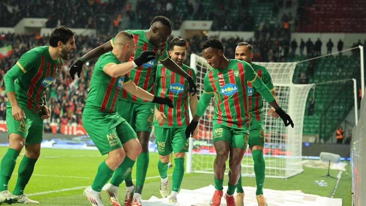 Muhtemel 11ler! Samsunspor-Amedspor maçı hangi kanalda, şifresiz mi, nerede izlenir?