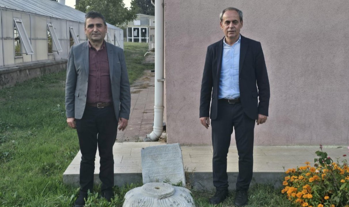 Tarihi mezar taşında ilginç detay! Bağ arazisinden Edirne valisinin kızı çıktı