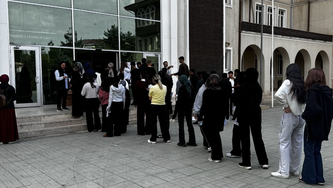 120 soruya 130 dakika! 2 milyondan fazla kişi başvurmuştu, 2026-KPSS Ortaöğretim başladı
