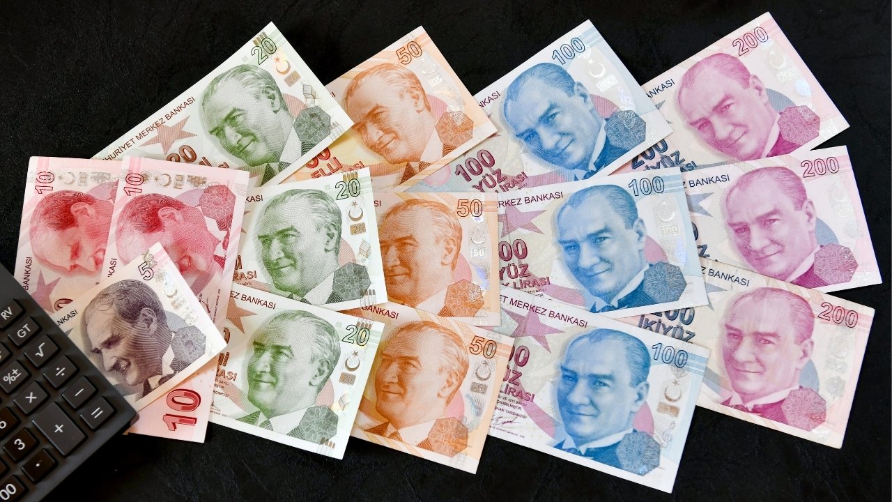 "2026 manipülasyon yılı" diyen İslam Memiş, '2027' senaryosunu anlattı