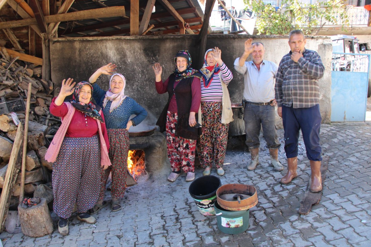 Amasya'da dağları deldiren pekmez mesaisi! Her evin önünde kazanlar kaynıyor