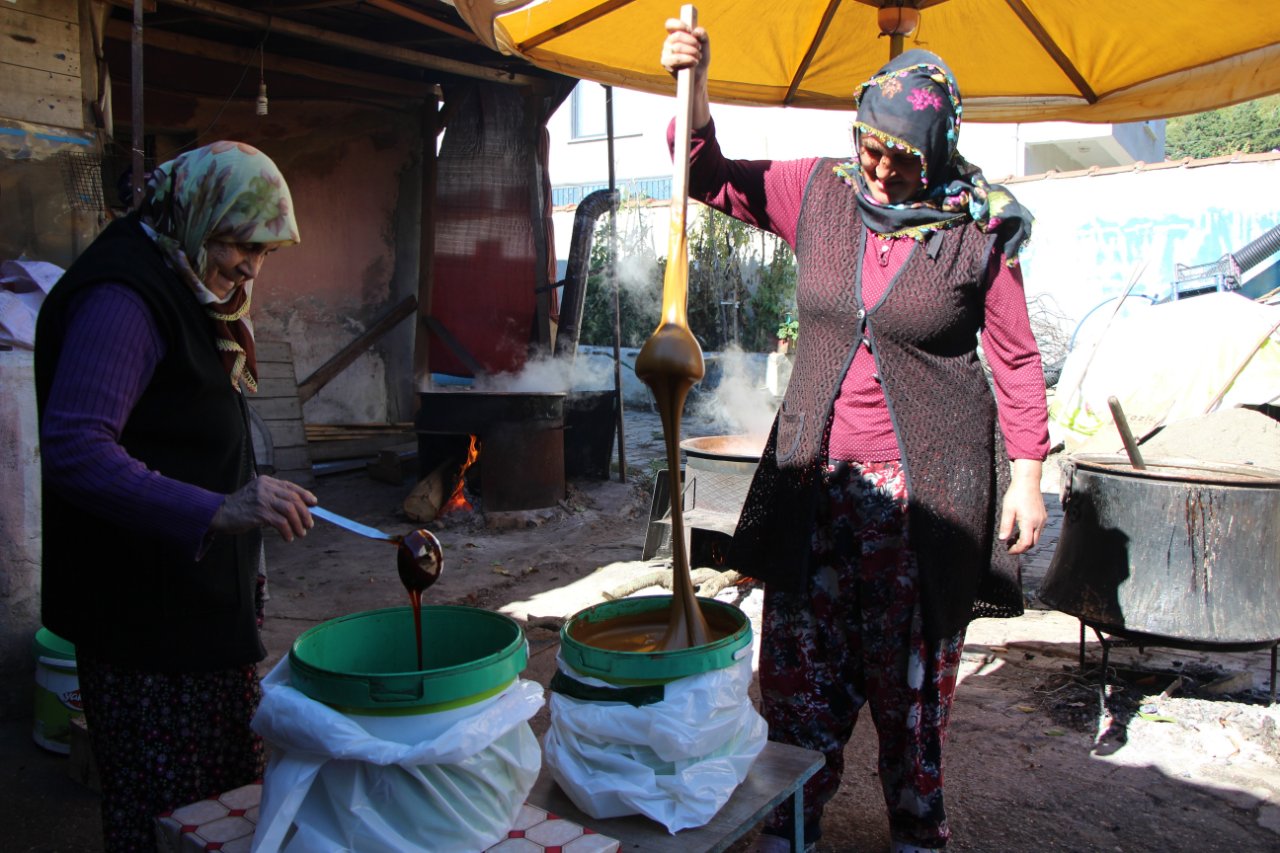 Amasya'da dağları deldiren pekmez mesaisi! Her evin önünde kazanlar kaynıyor