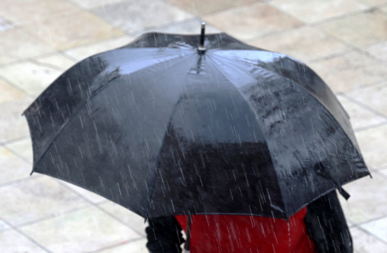 Meteoroloji'den sarı kodlu uyarı var! İstanbul dahil birçok kentte kuvvetli sağanak bekleniyor