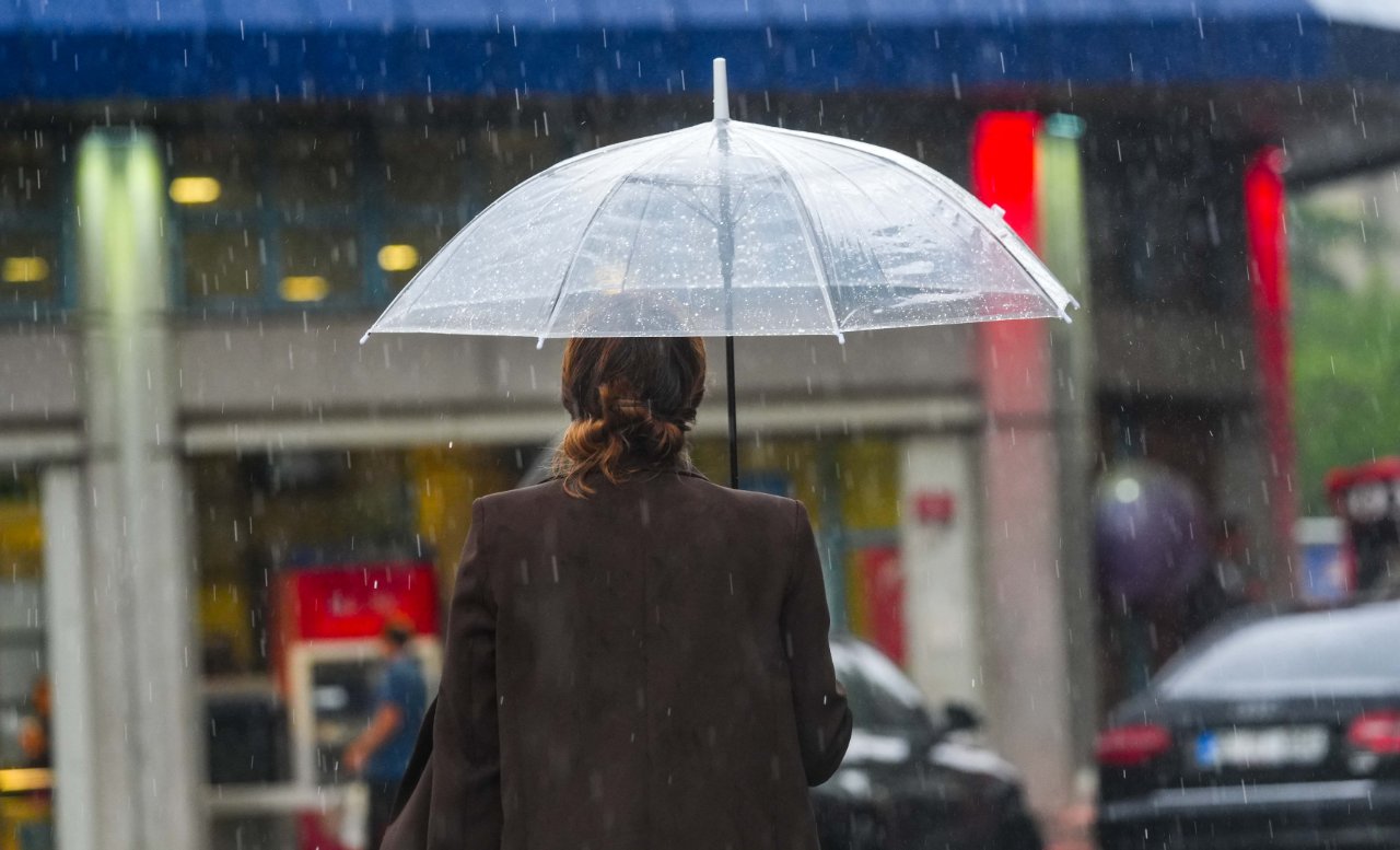 Meteoroloji'den sarı kodlu uyarı var! İstanbul dahil birçok kentte kuvvetli sağanak bekleniyor