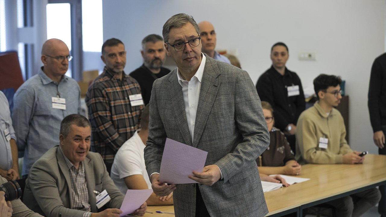 Sırbistan'ın eski Cumhurbaşkanı Vucic yenilgiyi kabul etti: Bu seçimleri kaybettik