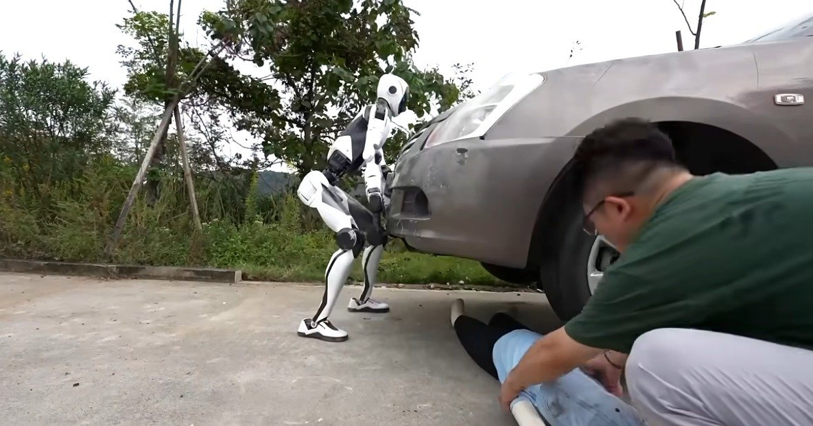 Unitree’den kung fu yapan koruma robotu! Otomobil kaldırıp, yaralı kurtarıyor